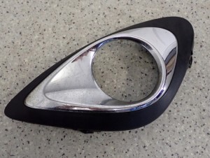 NISSAN MICRA K13 LIFT 14- KRATKA ATRAPA ZAŚLEPKA HALOGENU LEWA 2/5 MINIATURA