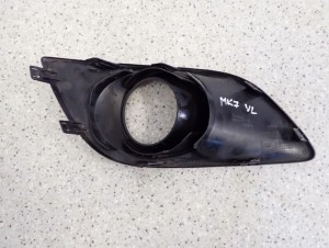 SUZUKI SWIFT MK7 10- ZAŚLEPKA HALOGENU KRATKA RAMKA LEWA 2/3 MINIATURA