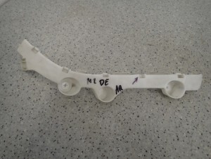 MAZDA 2 II DE 07- ŚLIZG ZDERZAKA TYLNY PRAWY