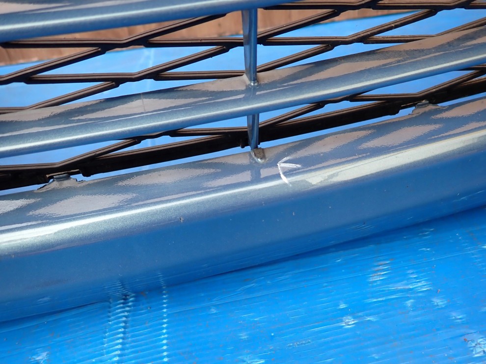 TOYOTA YARIS II 06-09 ZDERZAK PRZEDNI 8T1 12/16