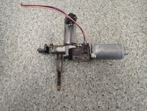 TOYOTA COROLLA E12 02-07 SILNICZEK WYCIERACZKI TYŁ 2/4 MINIATURA