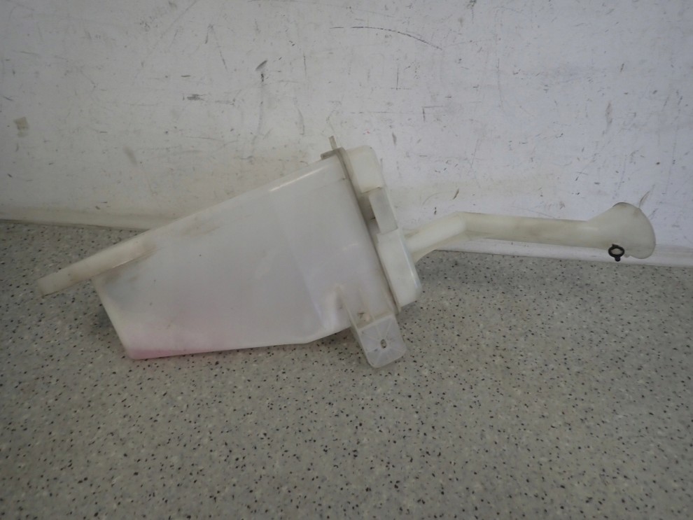 NISSAN MICRA K13 10- ZBIORNICZEK PŁYNU DO SPRYSKIWACZY 2/9