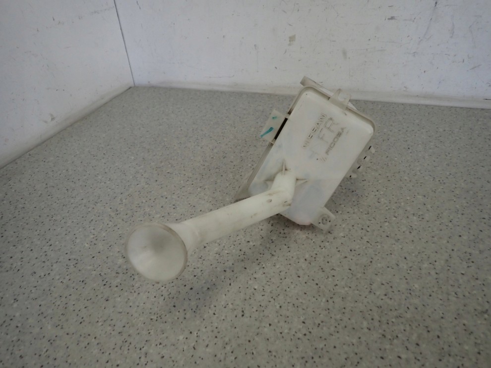 NISSAN MICRA K13 10- ZBIORNICZEK PŁYNU DO SPRYSKIWACZY 3/9