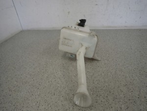 NISSAN MICRA K13 10- ZBIORNICZEK PŁYNU DO SPRYSKIWACZY 7/9 MINIATURA