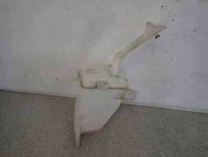 NISSAN MICRA K13 10- ZBIORNICZEK PŁYNU DO SPRYSKIWACZY 9/9 MINIATURA