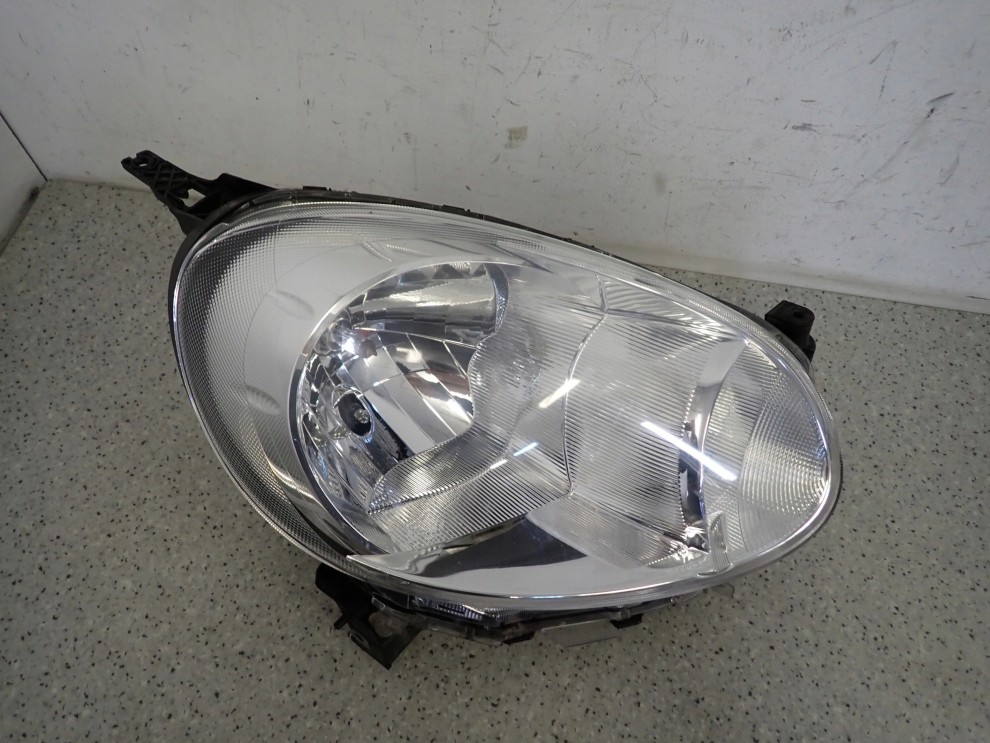 NISSAN MICRA K13 10- REFLEKTOR PRAWY LAMPA PRZEDNIA PRAWA 8/14