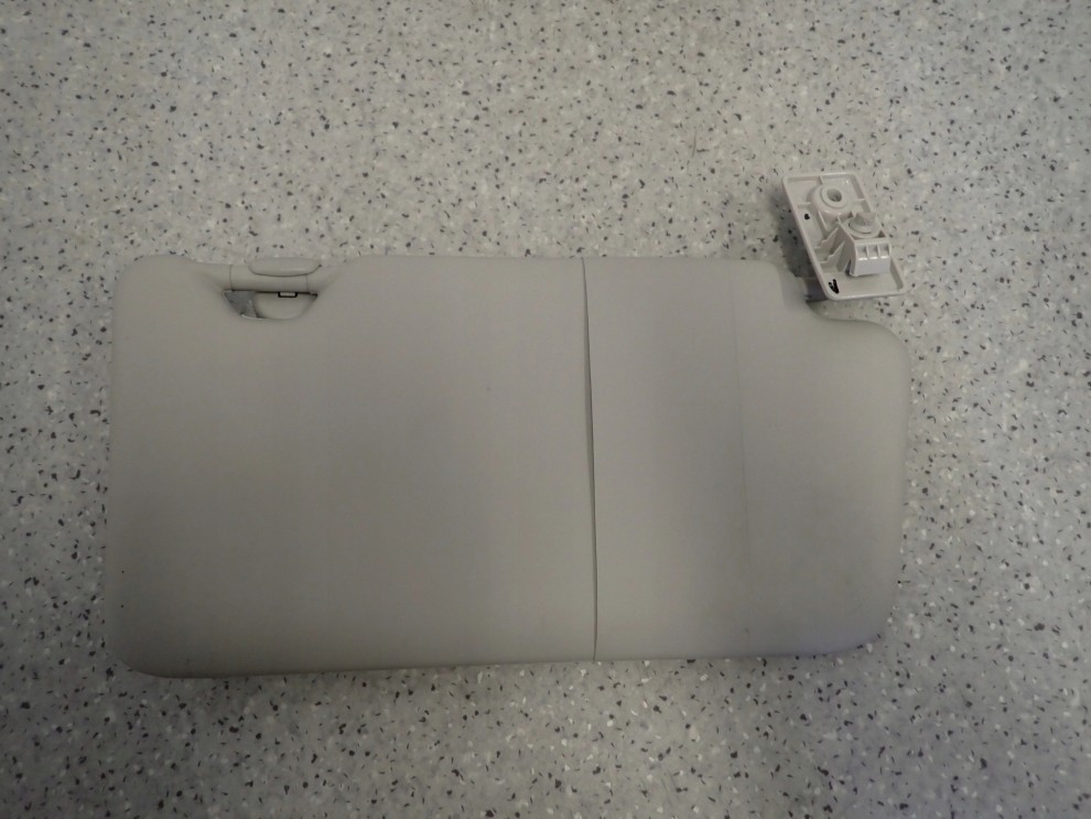 NISSAN NOTE E12 12- DASZEK PRZECIWSŁONECZNY LEWY 3/4