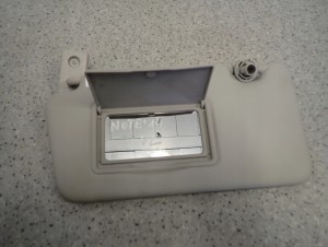 NISSAN NOTE E12 12- DASZEK PRZECIWSŁONECZNY LEWY 2/4 MINIATURA