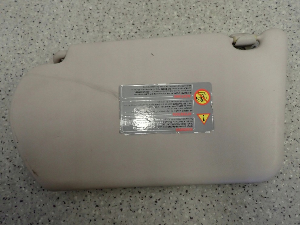 NISSAN ALMERA N16 00-06 DASZEK PRZECIWSŁONECZNY PRAWY 3/3