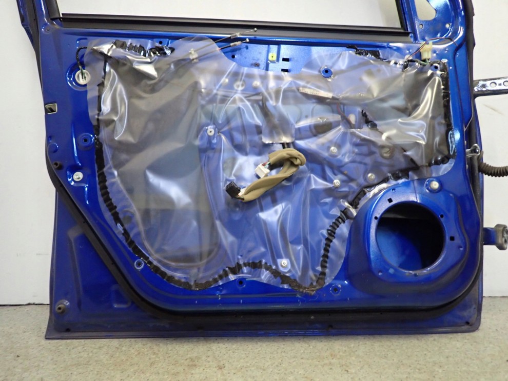 SUZUKI SWIFT MK7 5d 10-16 DRZWI PRZEDNIE LEWE ZCG 10/10