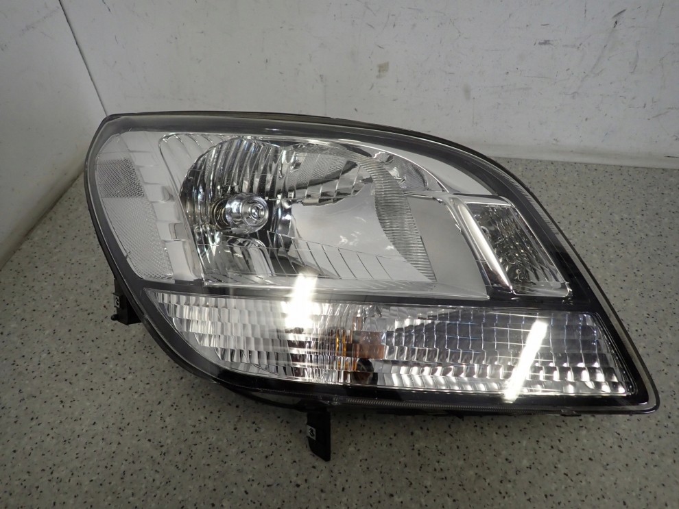CHEVROLET ORLANDO 10- LAMPA PRZEDNIA PRAWA REFLEKTOR PRAWY 1/16
