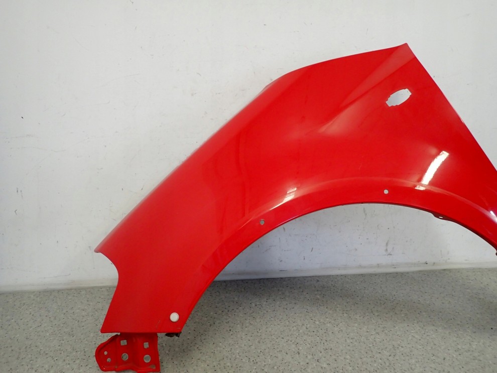 SUZUKI SX4 06-12 BŁOTNIK PRZEDNI LEWY ZCF 3/10