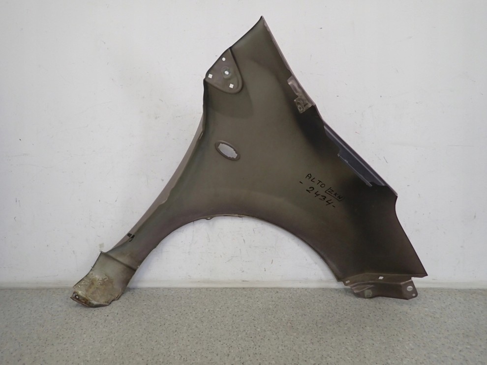 SUZUKI ALTO NISSAN PIXO 09-14 BŁOTNIK PRZEDNI LEWY ZKW 12/13