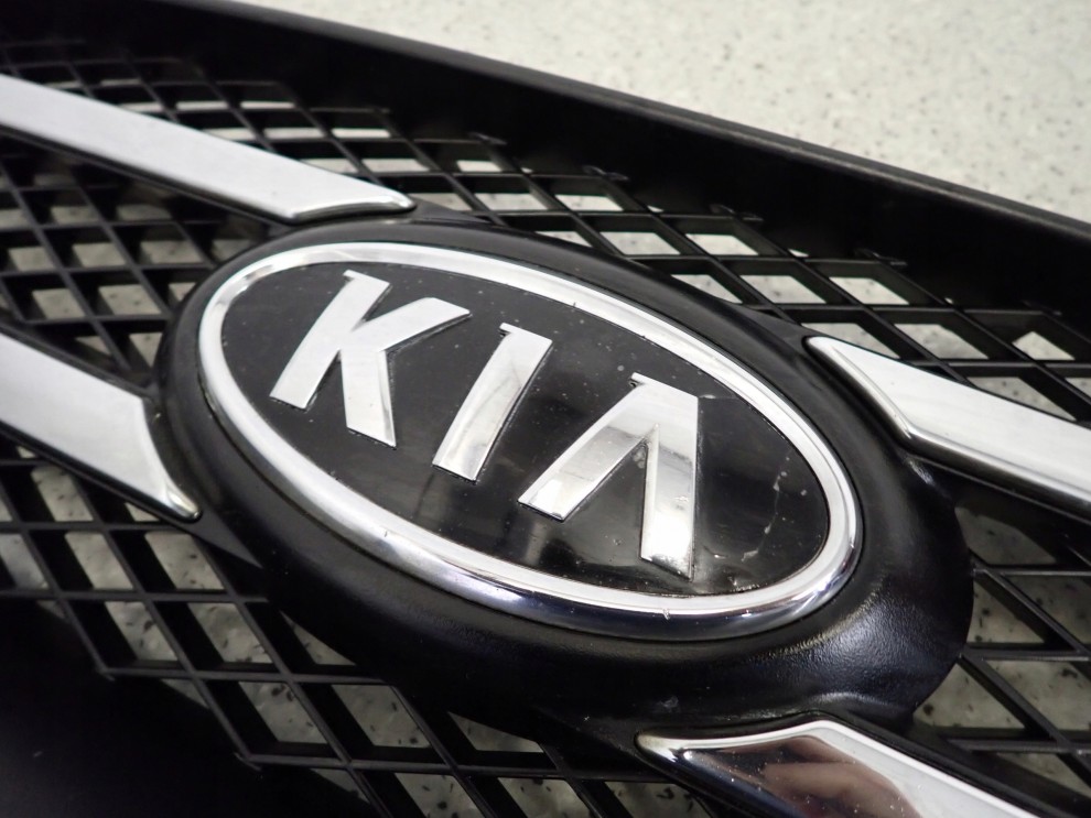 KIA CARENS III 06- ATRAPA GRILL KRATA WLOTU 7/12
