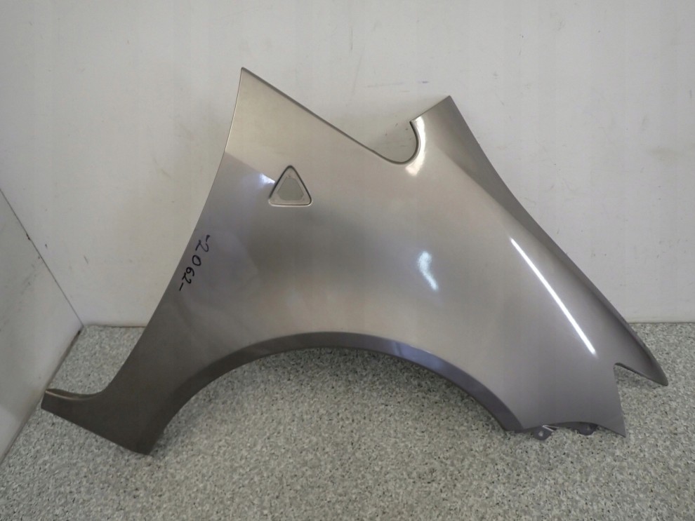 MITSUBISHI COLT 3d 09-12 BŁOTNIK PRZEDNI PRAWY A98 4/8