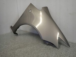 MITSUBISHI COLT 3d 09-12 BŁOTNIK PRZEDNI PRAWY A98 2/8 MINIATURA