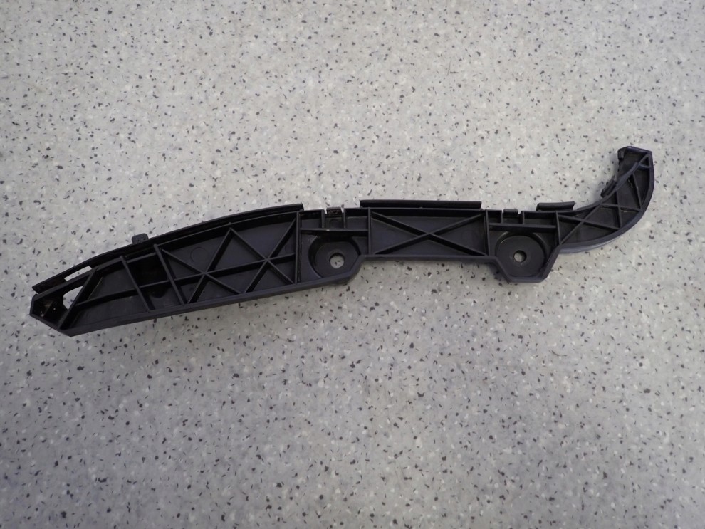 TOYOTA COROLLA VERSO 04-07 ŚLIZG TYLNY LEWY NA BŁOTNIK 3/4