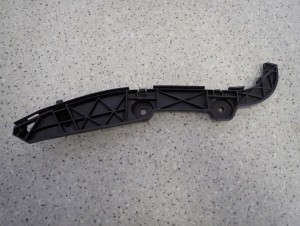 TOYOTA COROLLA VERSO 04-07 ŚLIZG TYLNY LEWY NA BŁOTNIK 3/4 MINIATURA