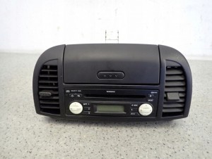 NISSAN MICRA K12 03-10 RADIO SCHOWEK 1/7 MINIATURA
