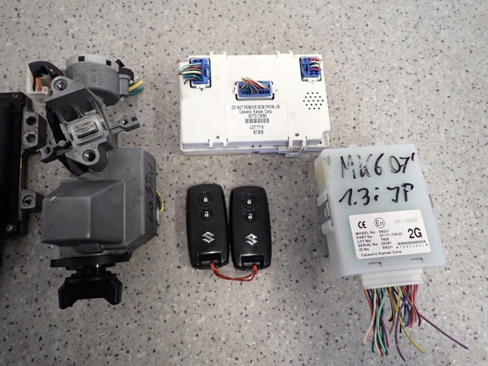 SUZUKI SWIFT 1.3i 07-09 ZESTAW STARTOWY KOMPUTER STACYJKA 33920-73KM 3/6