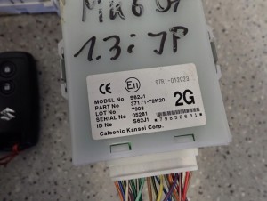 SUZUKI SWIFT 1.3i 07-09 ZESTAW STARTOWY KOMPUTER STACYJKA 33920-73KM 5/6 MINIATURA