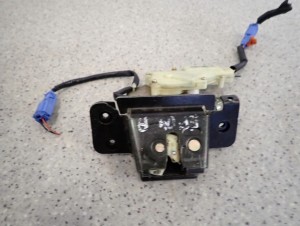 HONDA CIVIC EP VII 3d 01-05 ZAMEK KLAPY SIŁOWNIK 3/5 MINIATURA