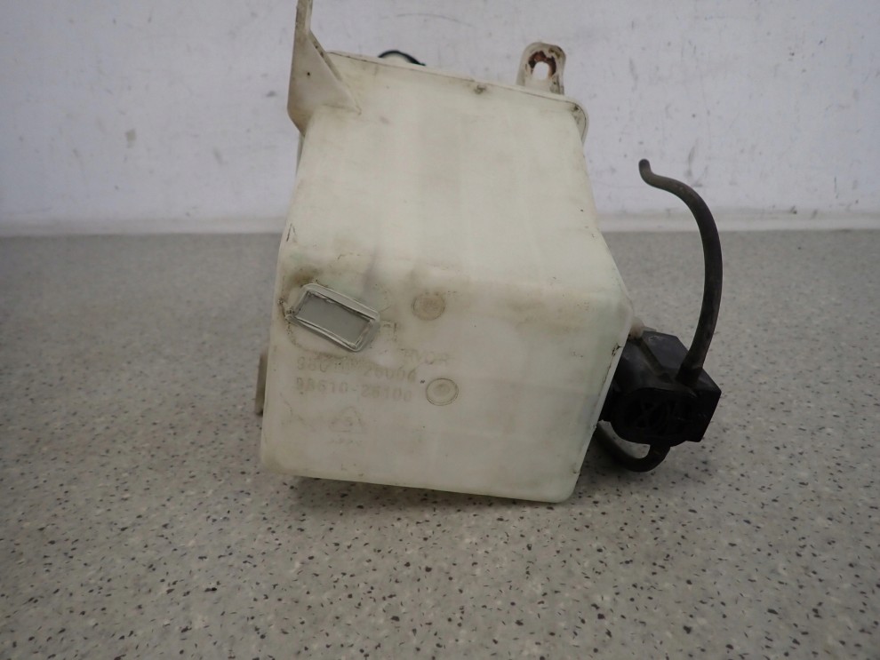 HYUNDAI SANTA FE 00- ZBIORNICZEK PŁYNU DO SPRYSKIWACZY 6/8