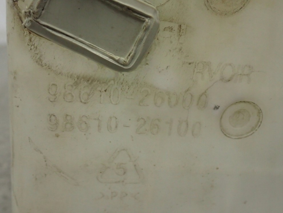 HYUNDAI SANTA FE 00- ZBIORNICZEK PŁYNU DO SPRYSKIWACZY 8/8