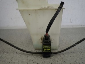 HYUNDAI SANTA FE 00- ZBIORNICZEK PŁYNU DO SPRYSKIWACZY 4/8 MINIATURA