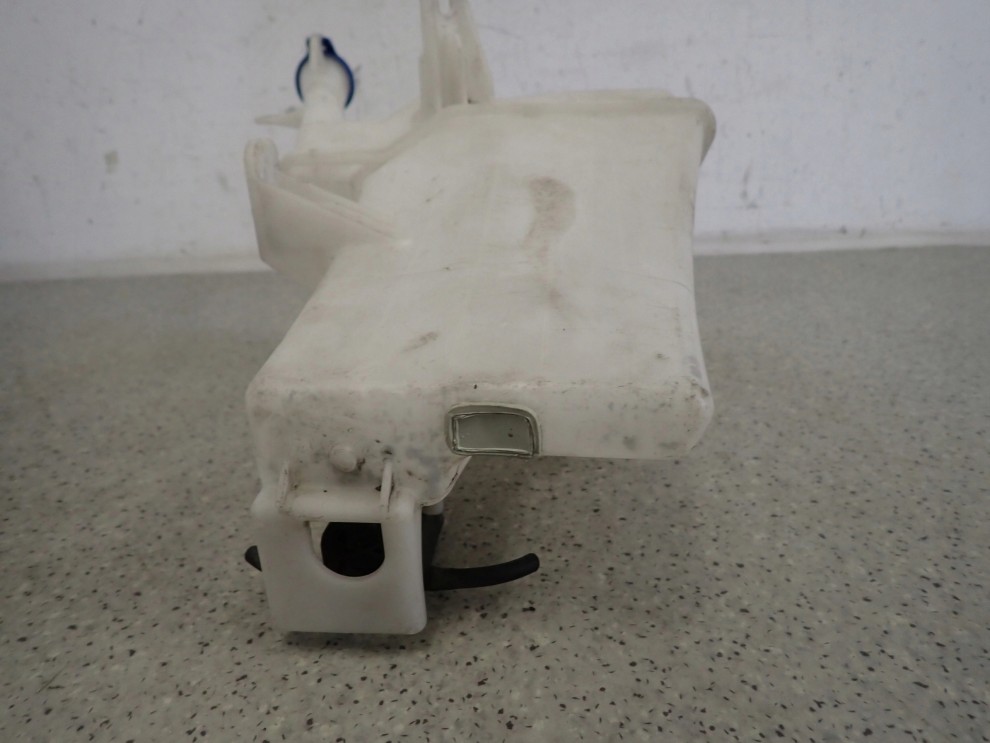 KIA RIO IIi 11-14 ZBIORNICZEK PŁYNU DO SPRYSKIWACZY 7/8