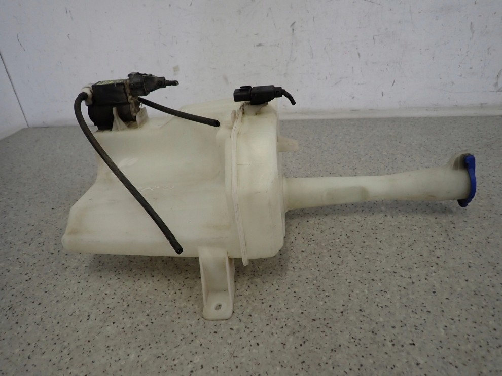 KIA CEED 06-12 ZBIORNICZEK PŁYNU DO SPRYSKIWACZY 2/8