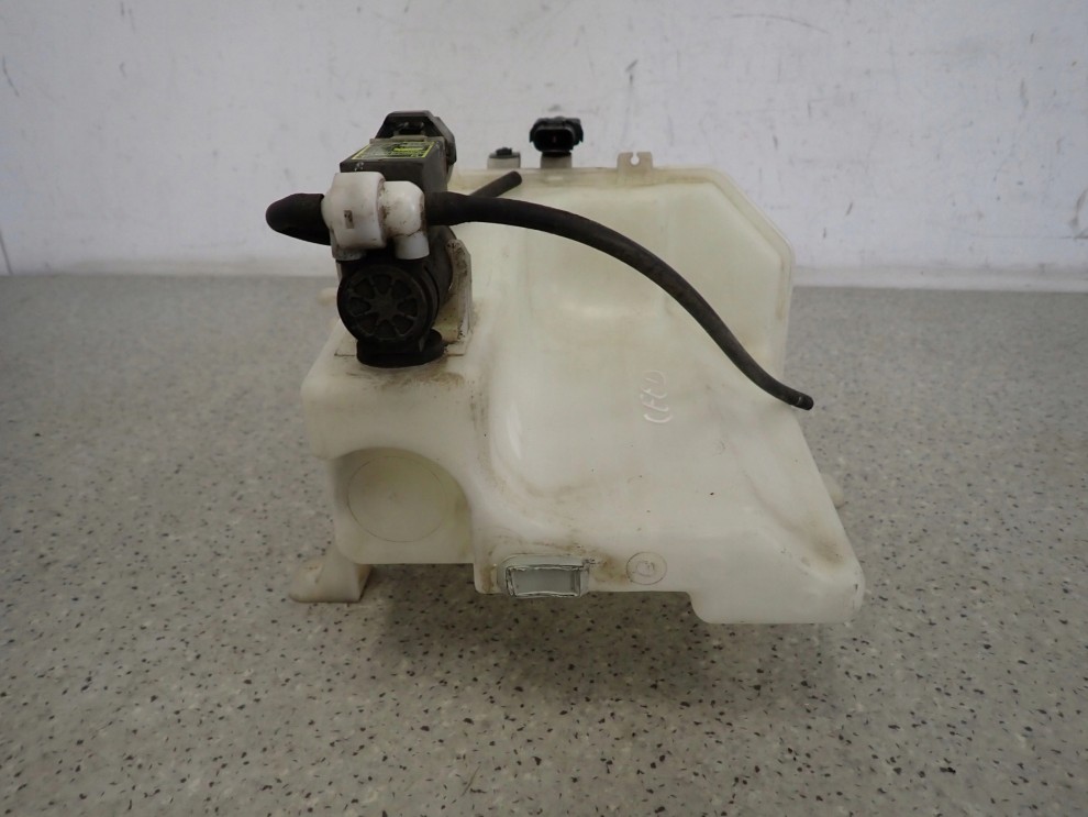 KIA CEED 06-12 ZBIORNICZEK PŁYNU DO SPRYSKIWACZY 3/8