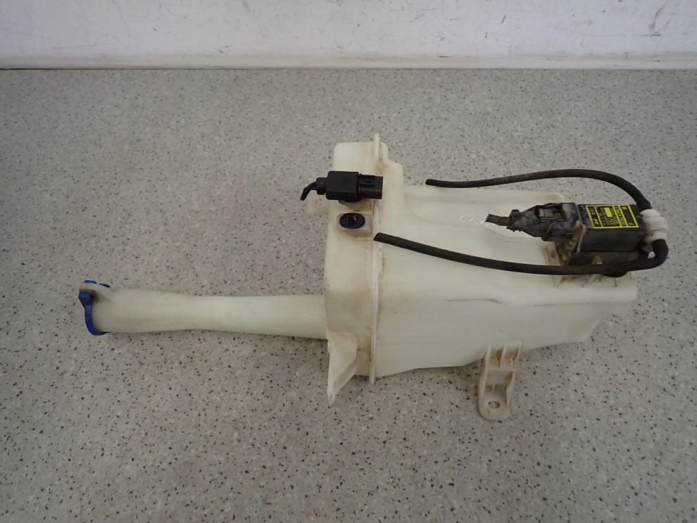 KIA CEED 06-12 ZBIORNICZEK PŁYNU DO SPRYSKIWACZY 6/8