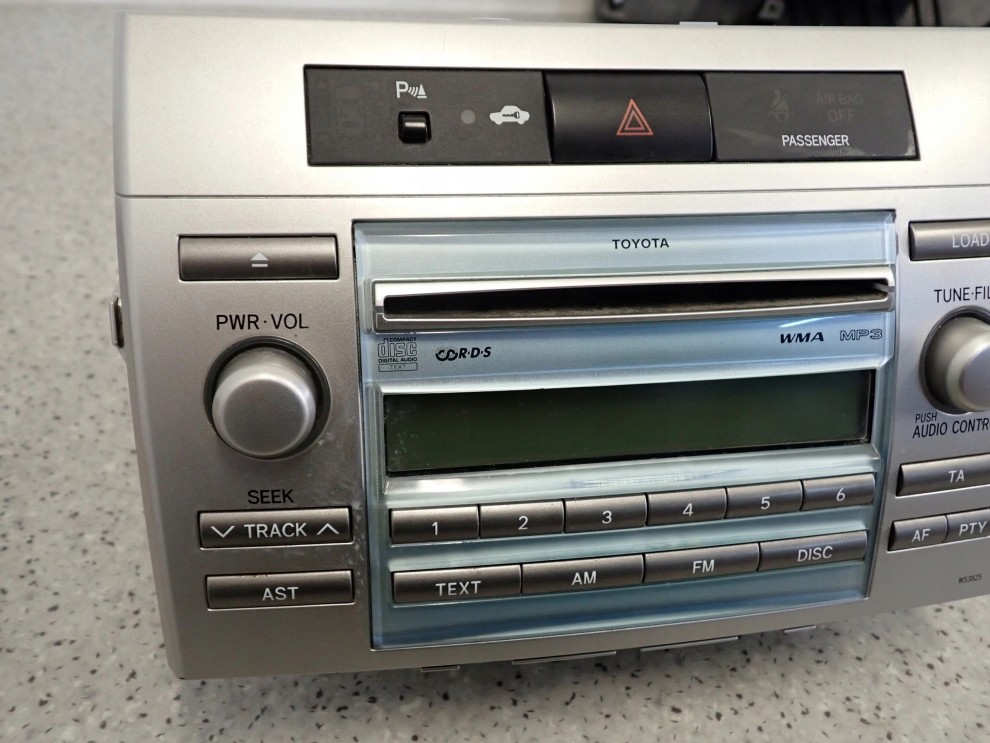 TOYOTA COROLLA VERSO 04-08 RADIO FABRYCZNE 2/8