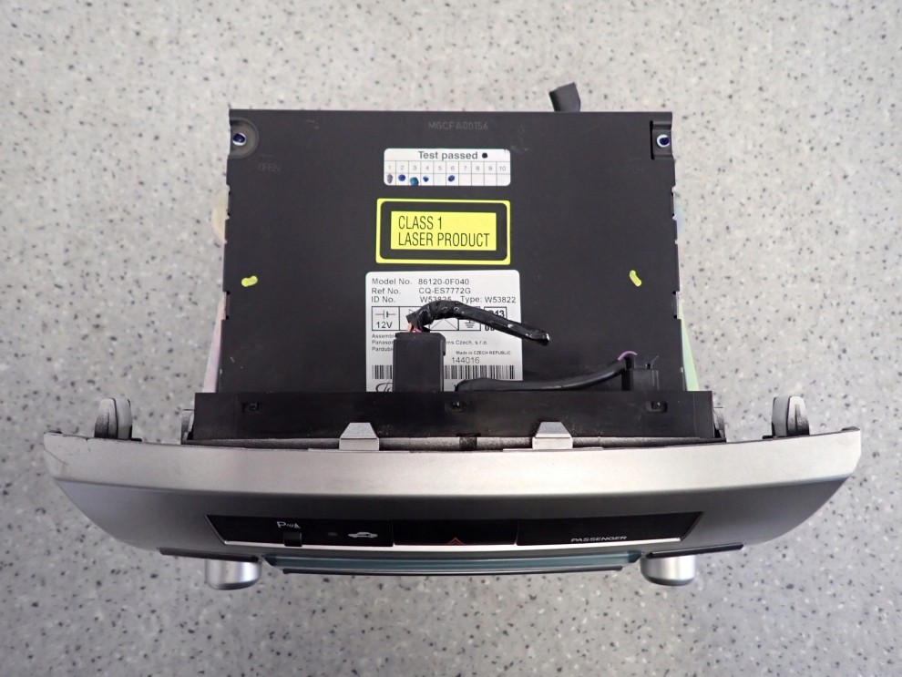 TOYOTA COROLLA VERSO 04-08 RADIO FABRYCZNE 5/8