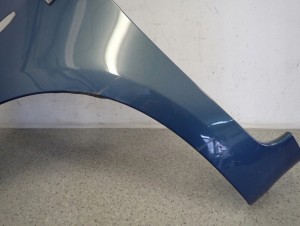 TOYOTA YARIS II 06-11 BŁOTNIK PRZEDNI LEWY 8T1 2/15 MINIATURA