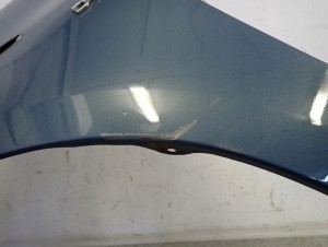 TOYOTA YARIS II 06-11 BŁOTNIK PRZEDNI LEWY 8T1 3/15 MINIATURA