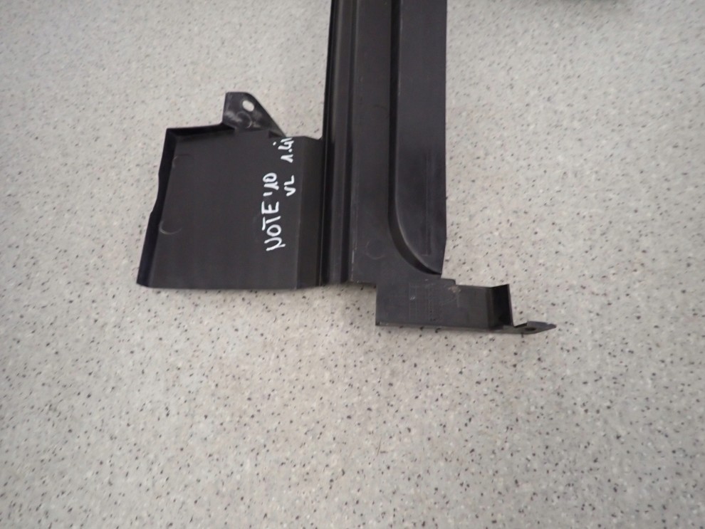 NISSAN NOTE E11 06-11 KIEROWNICA POWIETRZA PRZEDNIA LEWA OSŁONA 3/5