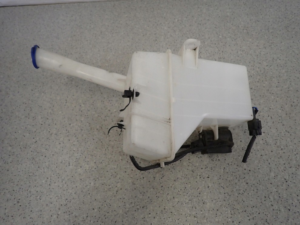 HYUNDAI i40 11-18 ZBIORNICZEK SPRYSKIWACZY POMPKA 2/8