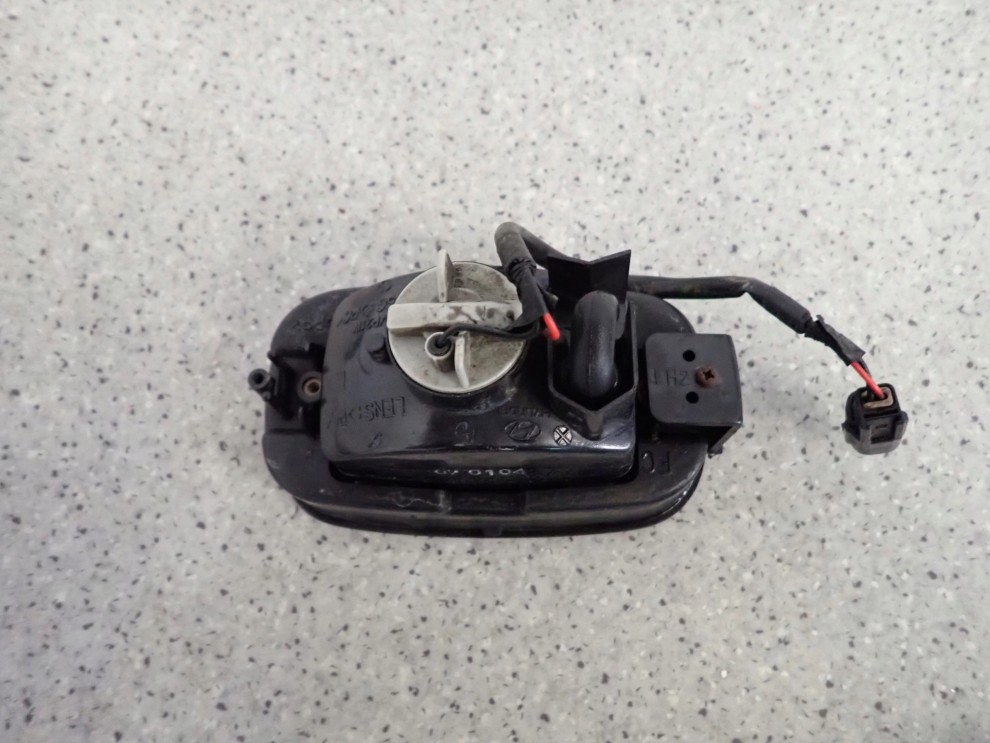HYUNDAI MATRIX 01-08 LAMPKA LAMPA PRZECIWMGIELNA TYLNA 3/4