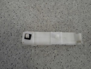 NISSAN MICRA K12 03-10 ŚLIZG ZDERZAKA TYLNY LEWY 2/5 MINIATURA