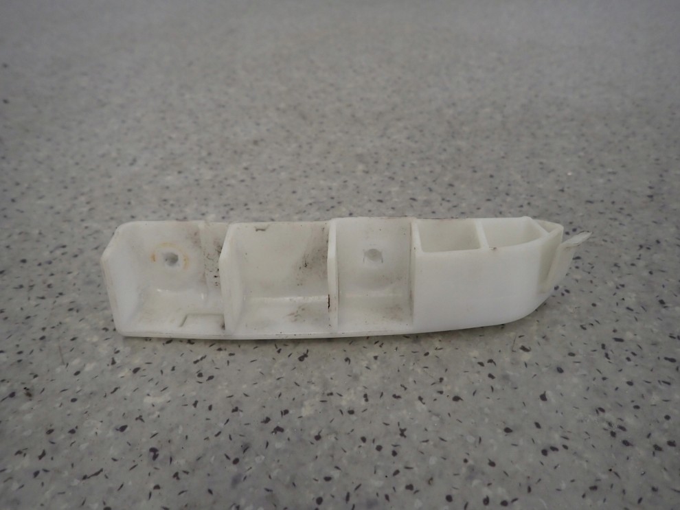 NISSAN MICRA K12 03-10 ŚLIZG ZDERZAKA TYLNY PRAWY 4/5