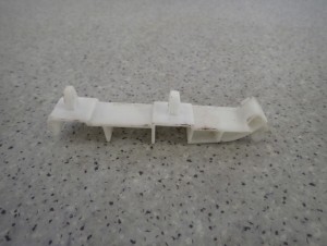 NISSAN MICRA K12 03-10 ŚLIZG ZDERZAKA TYLNY PRAWY 3/5 MINIATURA