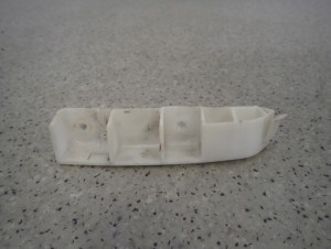 NISSAN MICRA K12 03-10 ŚLIZG ZDERZAKA TYLNY PRAWY 4/5 MINIATURA