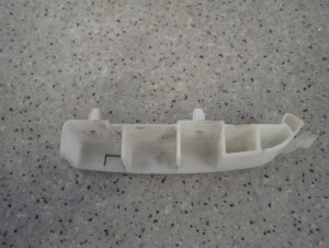 NISSAN MICRA K12 03-10 ŚLIZG ZDERZAKA TYLNY PRAWY 5/5 MINIATURA