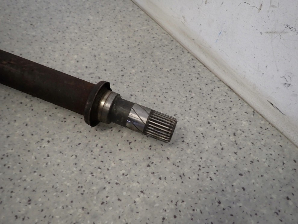 NISSAN ALMERA N16 03-06 1.5 DCI PÓŁOŚ PRZEDNIA PRZEDNIA PRAWA 3/6