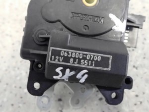 SUZUKI SX4 06-12 SILNICZEK STEROWANIA NAGRZEWNICY 2/7 MINIATURA