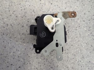 SUZUKI SX4 06-12 SILNICZEK STEROWANIA NAGRZEWNICY 5/7 MINIATURA