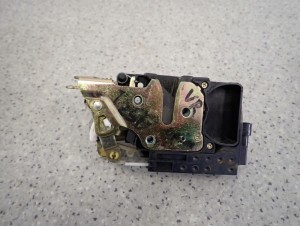 CHEVROLET AVEO T250 07- ZAMEK DRZWI PRZEDNI PRAWY 4+2 PINY 4/7 MINIATURA