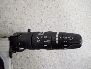 NISSAN MICRA K12 02-10 PRZEŁĄCZNIK POD KIEROWNICE ZESPOLONY TAŚMA 3/6 MINIATURA